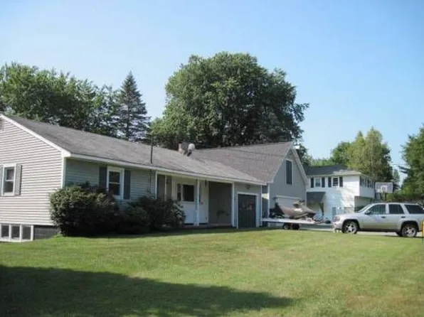 52 Pine St, Norridgewock, ME 04957