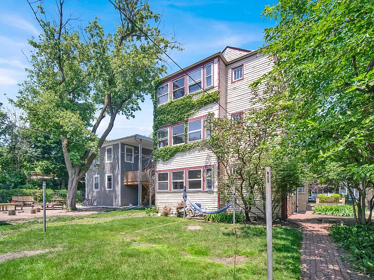 826 Hamlin St — Photo 8