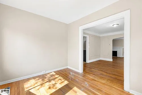3225 Leslie St Photo 1