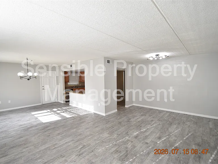 306 Danube Ave #1 — Photo 8