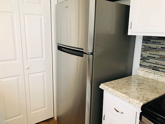 4th image of 322 Cranklen Cir
