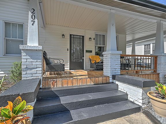 3rd image of 207 Jackson Ave