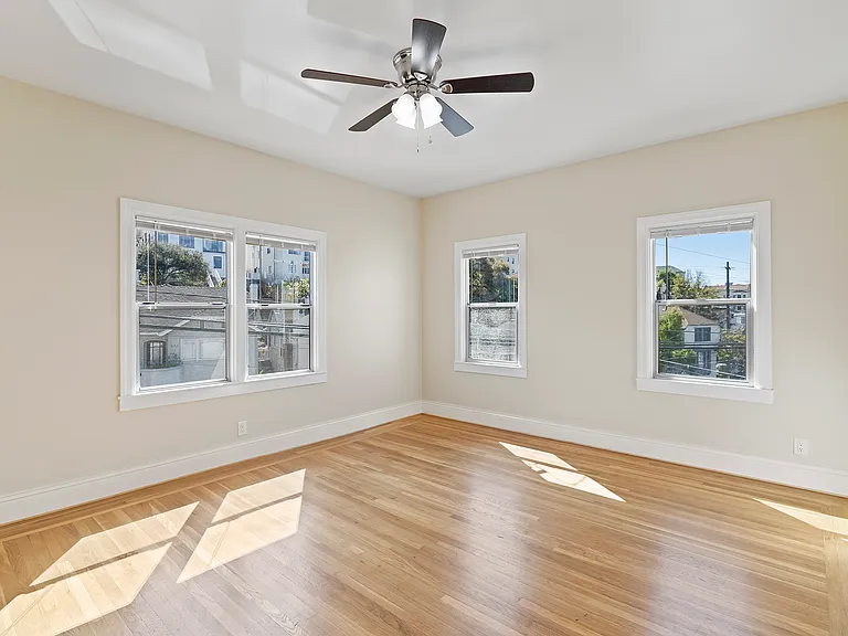 Merritt Avenue Apartments — Photo 5
