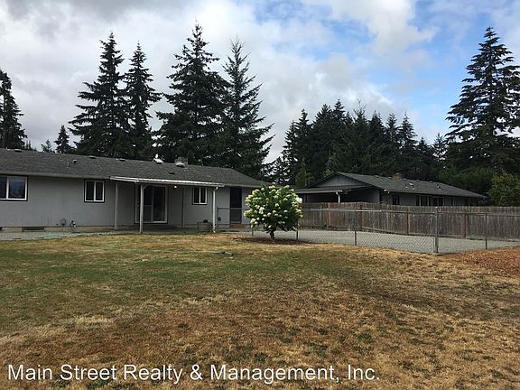 4th image of 5009 74th Street Ct E