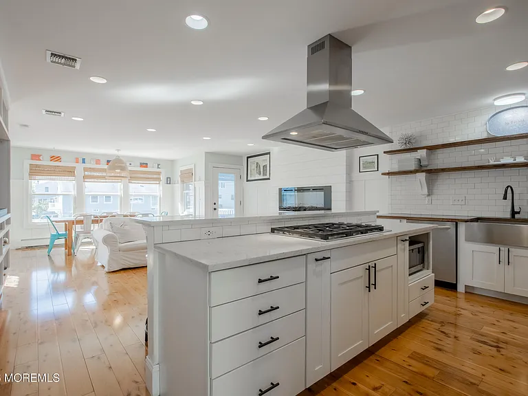 31 Washington Ave — Photo 15