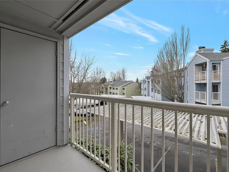 975 Aberdeen Ave NE #B204 — Photo 13