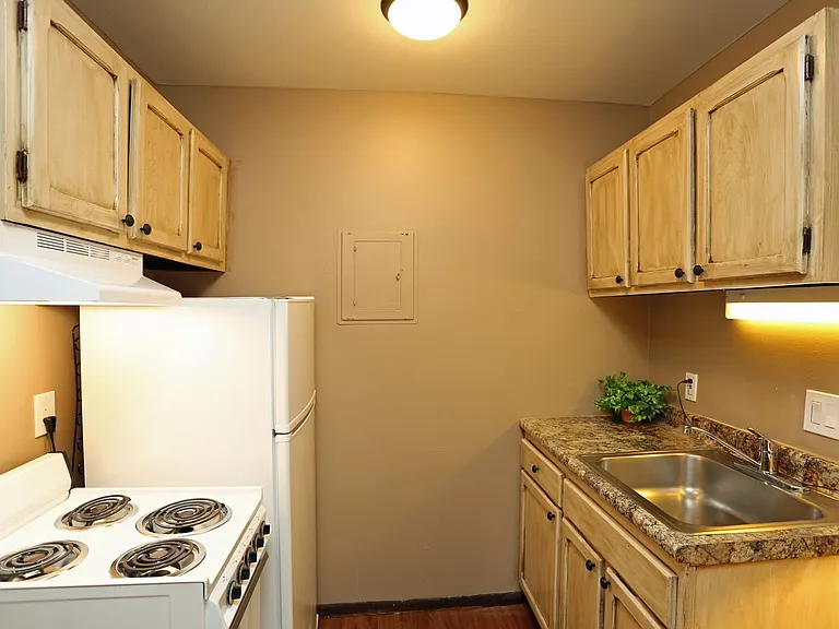 Allen House Apartments — Photo 3