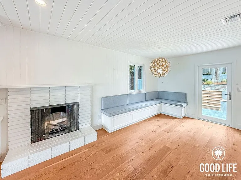 2151 Cambridge Ave — Photo 4