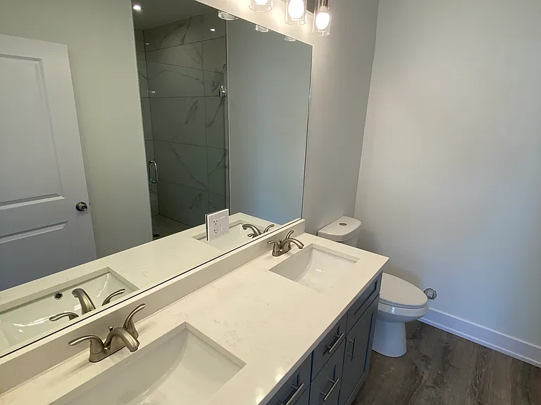 4418 N Austin Ave #102 — Photo 32