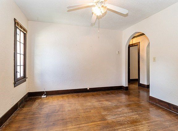 ~Tall ceilings, Hardwood floors and full of natural light.