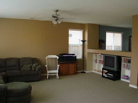 3rd image of 1416 Croydon Ct