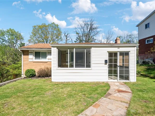 1669 Dunluce Dr, Pittsburgh, PA 15227