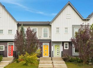 146 S Livingston Ave NE, Calgary, AB T3P 0V9
