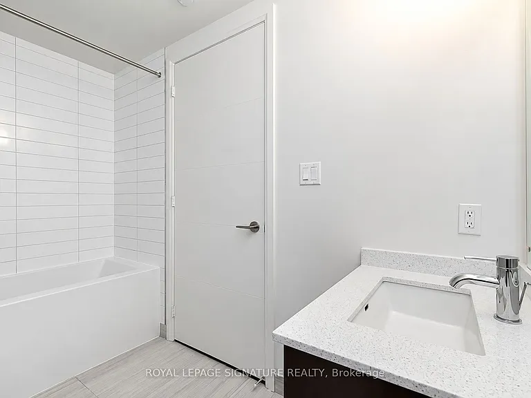 460 Adelaide St E #1706 — Photo 9