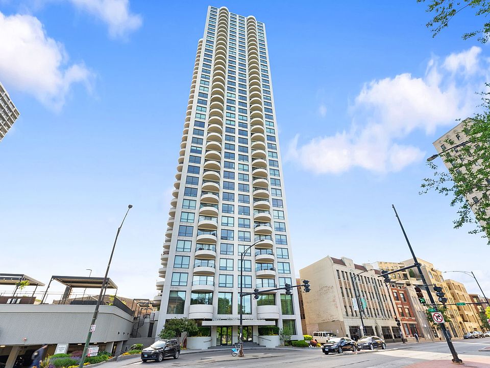 1st image of 2020 N Lincoln Park W APT 18C