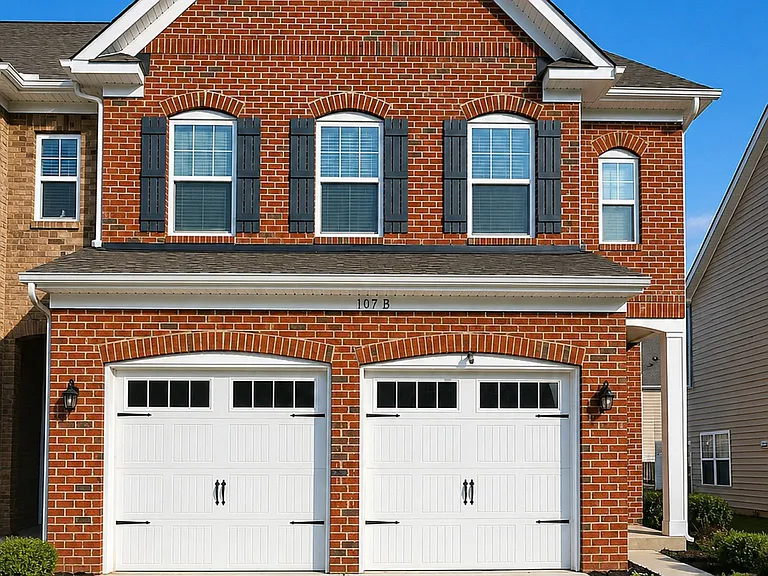 107 Dellbrook Streetunit E — Photo 2