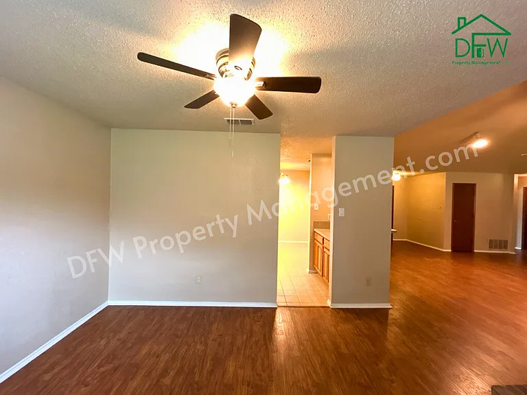 2412 Amber Hill Ln — Photo 44