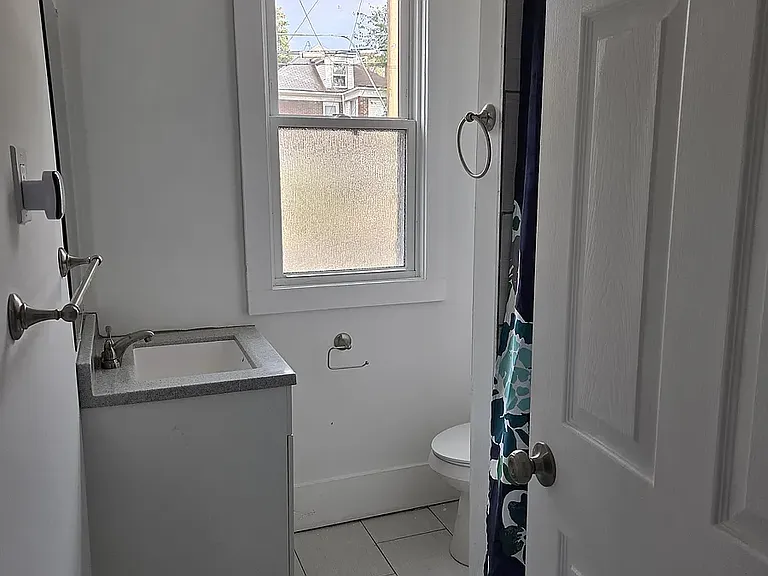 2030 Hazelwood St #1 — Photo 16