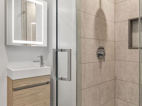 5th image of 1057 Fulton St APT 4D