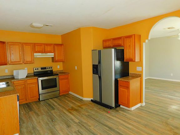 4th image of 1412 W Saint Clair St Unit 1