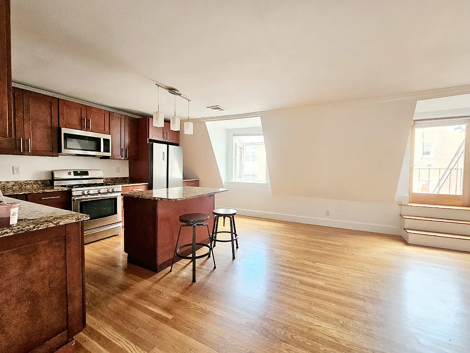 1798 Beacon St #32