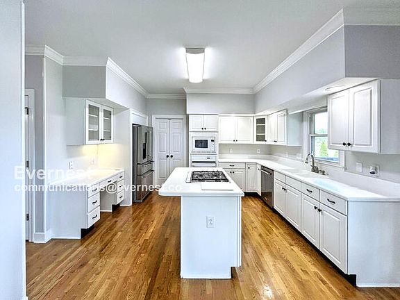 2nd image of 415 Council Bluff Pkwy