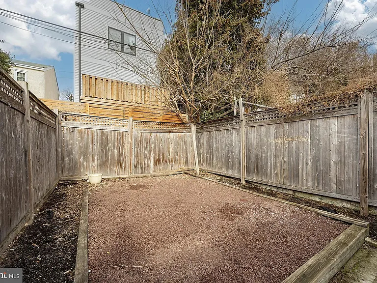 158 Roxborough Ave #A — Photo 23