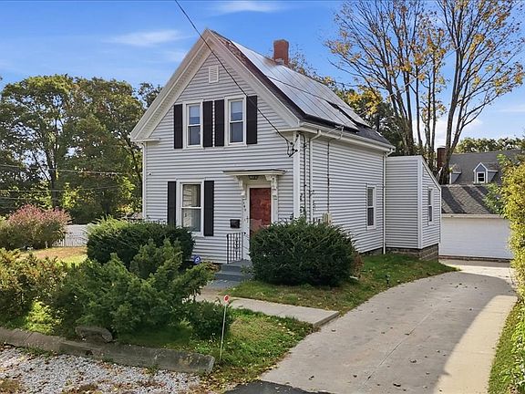 2nd image of 140 Lake St
