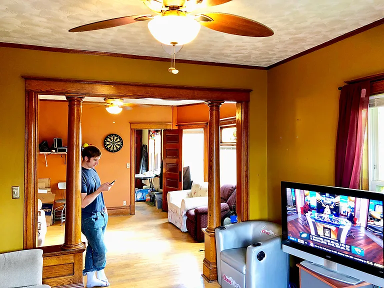 815 University Ave NE #2 — Photo 3