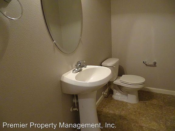 4th image of 3612 NE 42nd St