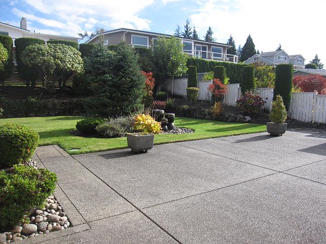 2nd image of 1705 N Cascade Ave