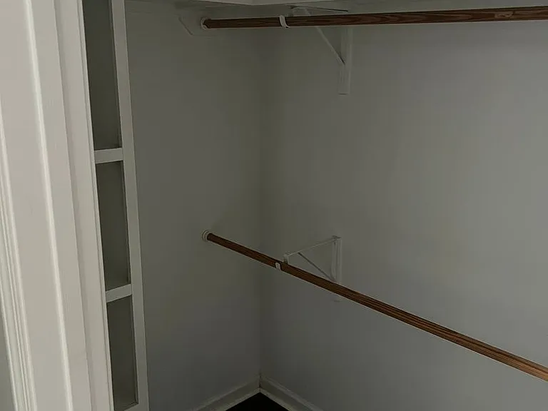 114 Colchester Dr — Photo 16