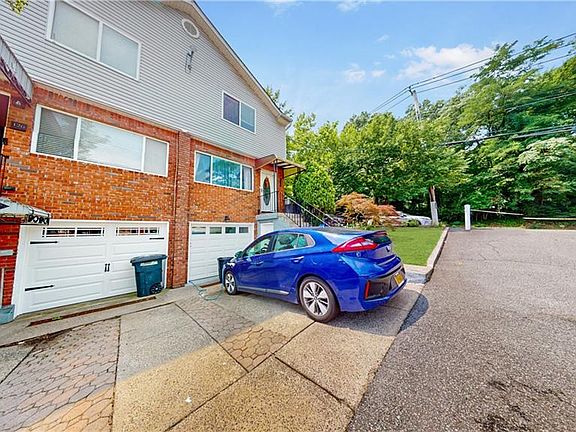 3rd image of 128 Cody Pl