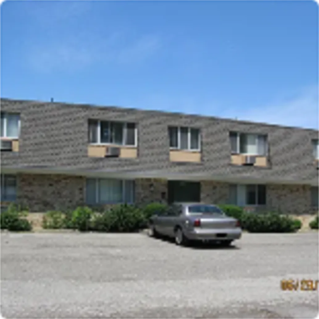 Rose Avenue Apartments — Photo 1