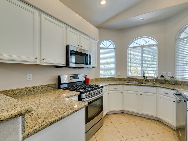 489 First Light St — Photo 21