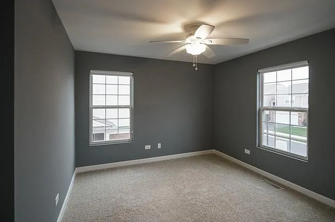 10S448 Carrington Cir — Photo 6