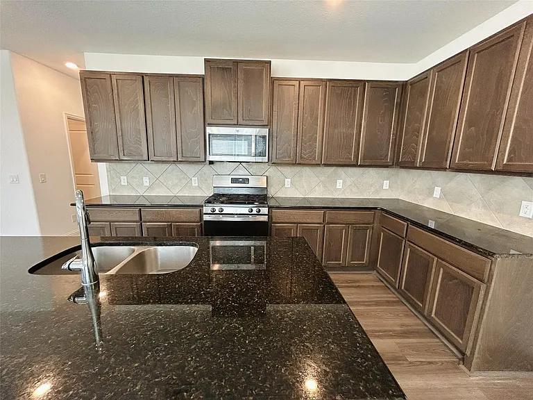 749 Lake Lacosta Dr — Photo 11