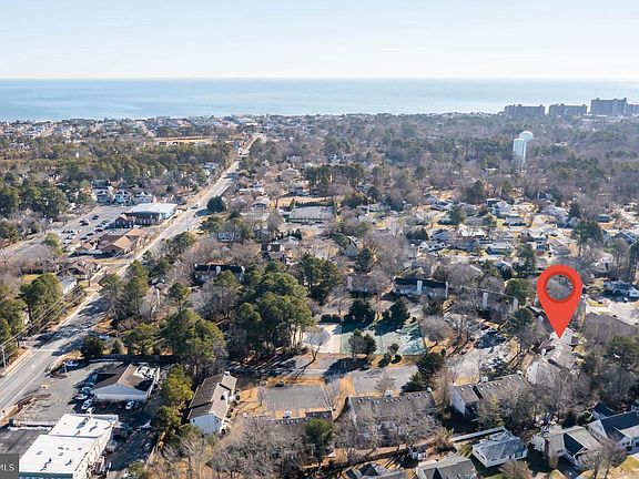 5th image of 733 Bayberry Cir