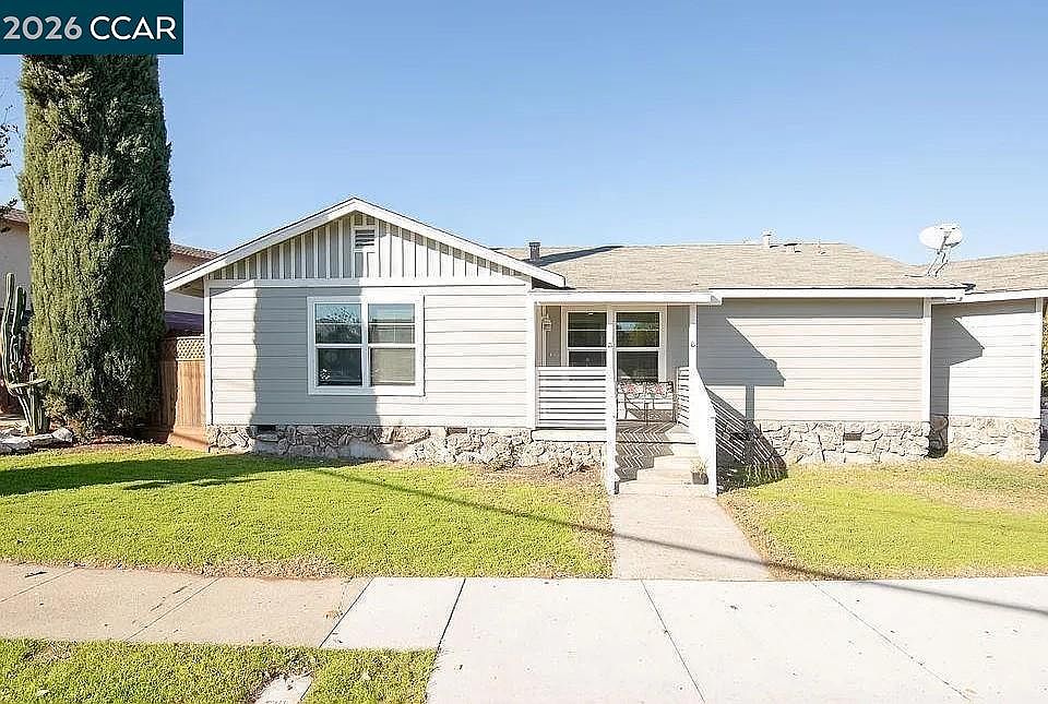 1st image of 6 Linscheid Dr