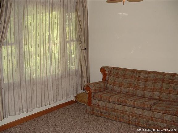 2nd image of 829 Liston Ln