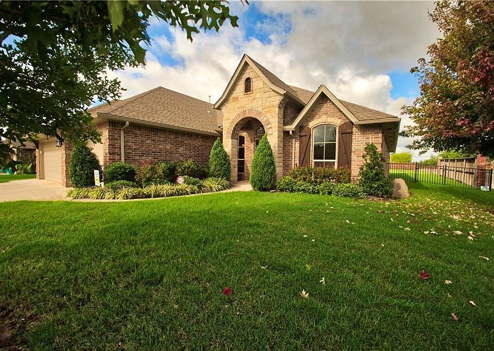 1st image of 12401 Heathfield Ln