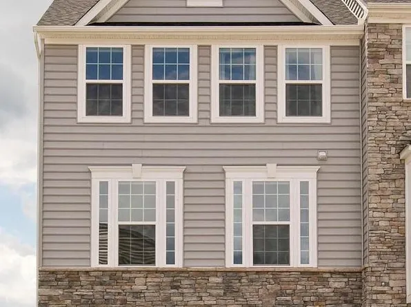 129 Hornbeam Dr, Lake Frederick, VA 22630