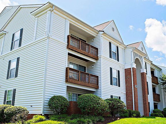 3rd image of 112 Stonemill Dr #105D