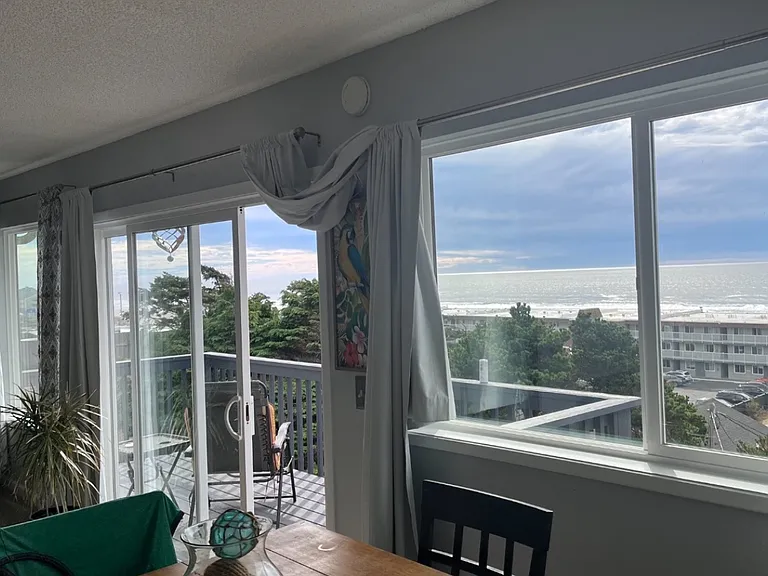 NW Inlet Ave — Photo 8