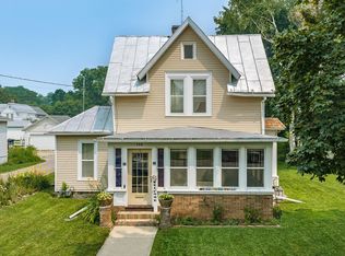 708 Oak St, Baraboo, WI 53913