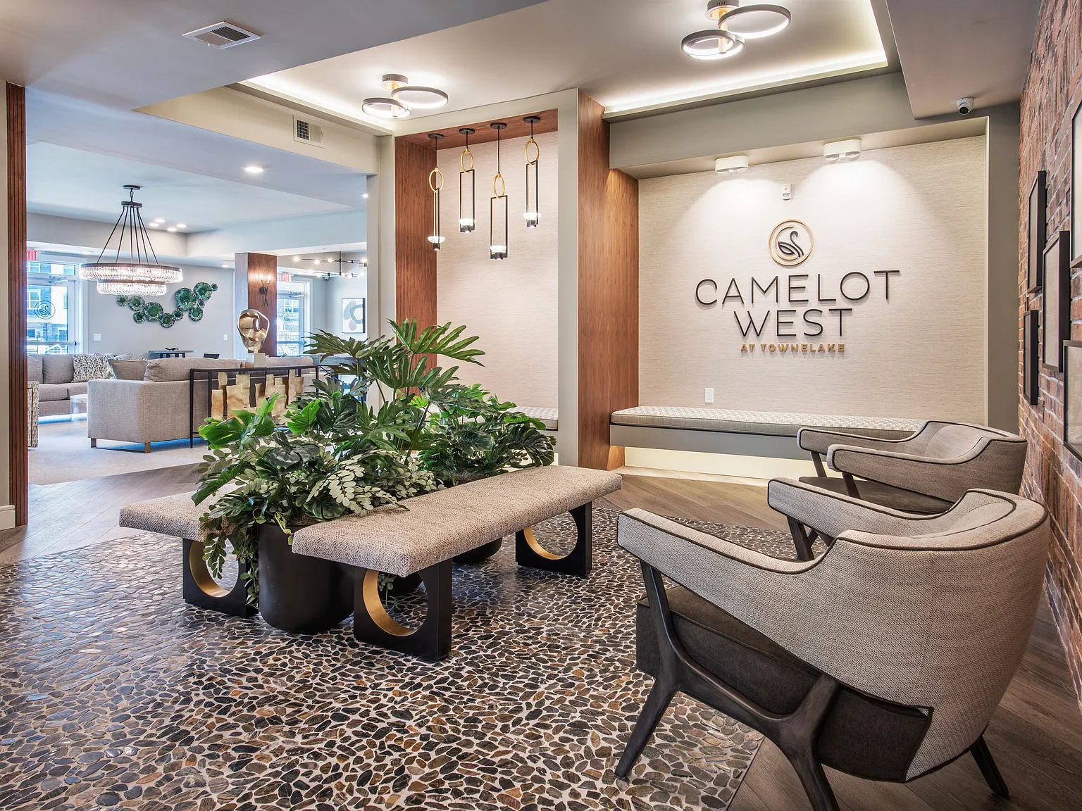 Camelot at Townelake — Photo 1