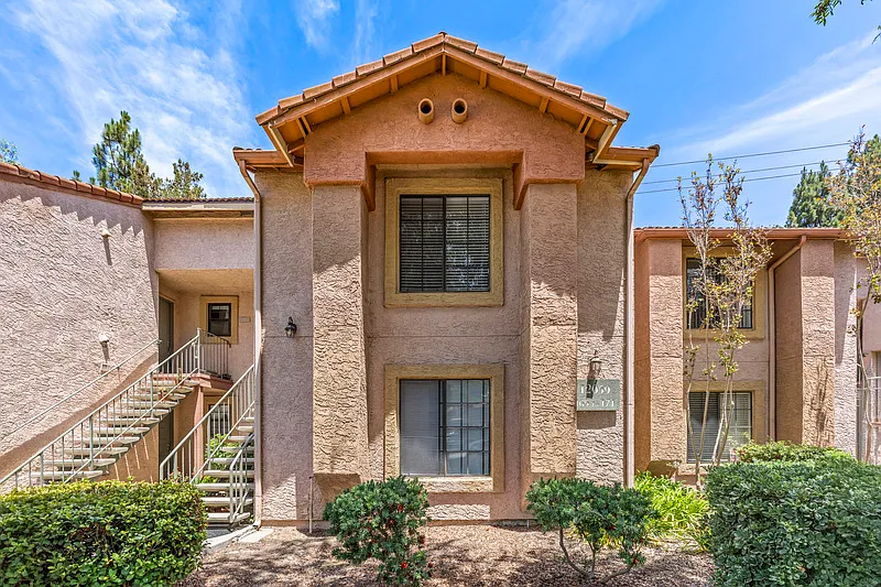 12059 Alta Carmel Ct #168