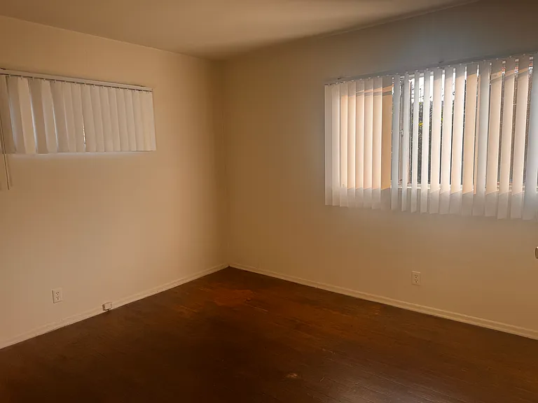 10943 Roebling Ave #1 — Photo 3