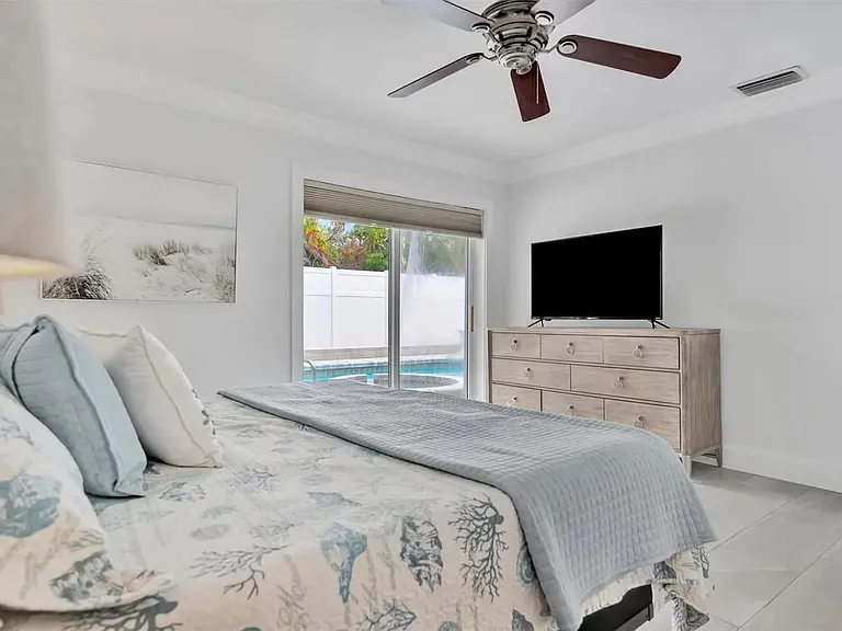 567 Venice Ln — Photo 20