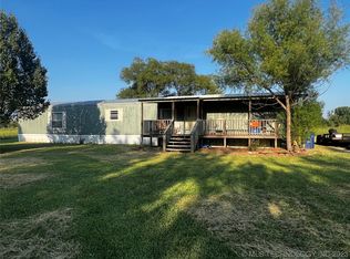 316 W McLain St, Nowata, OK 74048